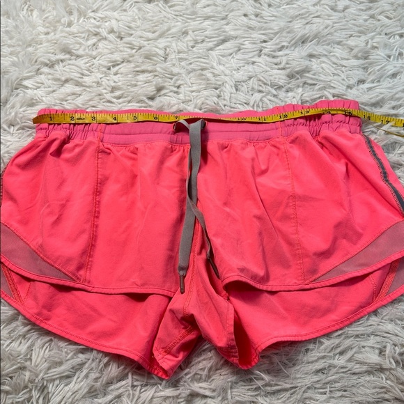 Lululemon Hotty Hot Short Flash Light - Picture 5 of 5